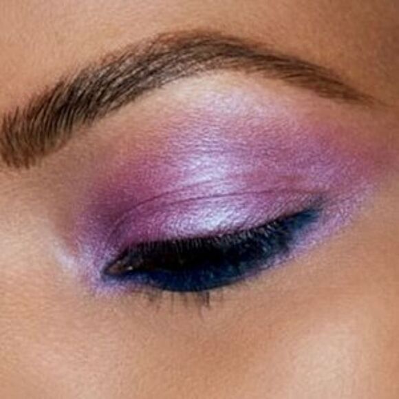 MAC Stars and Rockets Velux Pearl Eyeshadow - Picture 7 of 16